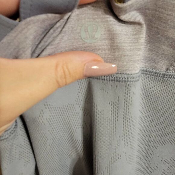 Lululemon Heathered Gray/Floral Lace Tank Top Sz 4 - Picture 4 of 5